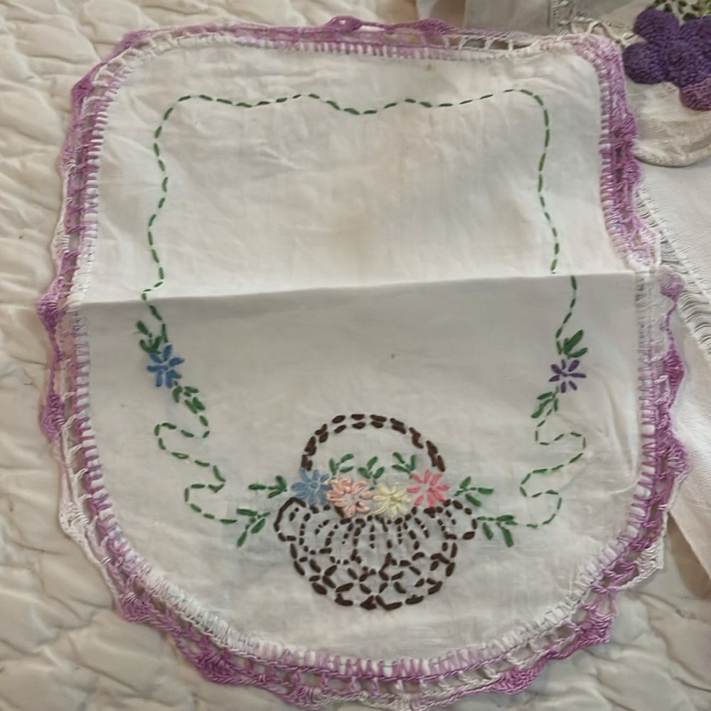 Floral Embroidered Table Runner - Picture 2 of 7